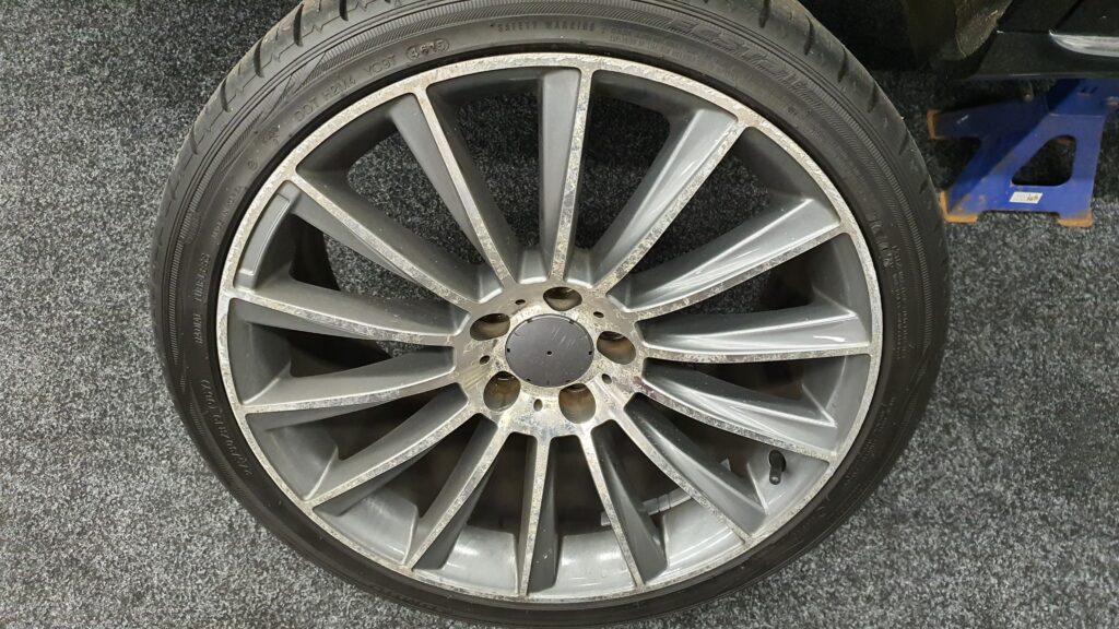 Alloy wheel diamond cut damage 